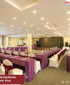 Phòng họp đa năng Sky View nằm ở tầng 7 TTC Hotel Premium Đà Lạt, diện tích 240m2, sức chứa tiêu chuẩn cho 300 chỗ ngồi