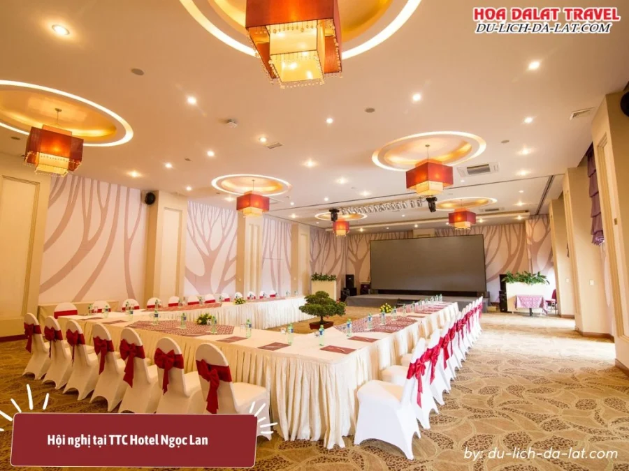 Phòng hội nghị tại TTC Hotel Ngọc Lan có sức chứa lớn, đáp ứng đa dạng nhu cầu tổ chức sự kiện