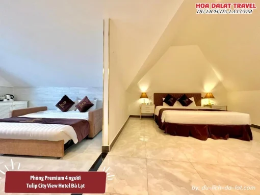 Phòng Premium 4 người tại Tulip City View Hotel Đà Lạt có diện tích 35m2, được trang bị tiện nghi với 2 giường đôi lớn riêng biệt