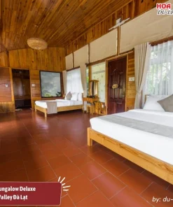 Family Bungalow Deluxe ở Zen Valley Đà Lạt có diện tích 50m2, trang bị hai giường đôi lớn, không gian nghỉ dưỡng thoải mái và tiện nghi