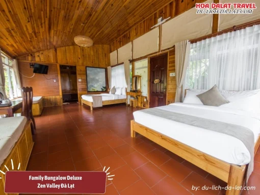 Family Bungalow Deluxe ở Zen Valley Đà Lạt có diện tích 50m2, trang bị hai giường đôi lớn, không gian nghỉ dưỡng thoải mái và tiện nghi